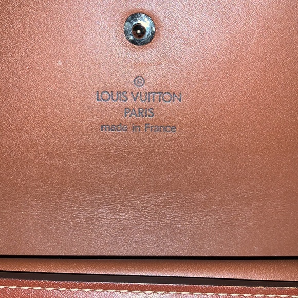 🤎💋Gorgeous LV Suhali International Wallet🤎💋 - Picture 5 of 10